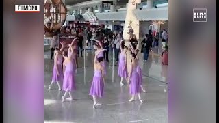 Fiumicino, l'aeroporto si blocca per un Flash Mob magico