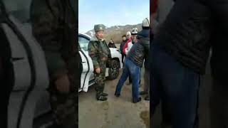 Осужденный Садыр Жапаров приехал похоронах матери