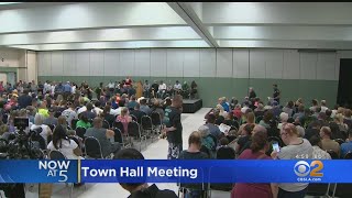 Worried Ridgecrest Residents Hold Anxious Town Hall About Quakes