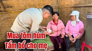 Mụ liên bất ngờ mua tôm hùm về tẩm bổ cho mẹ để lấy lòng rồi thực hiện âm mưu bắt cóc