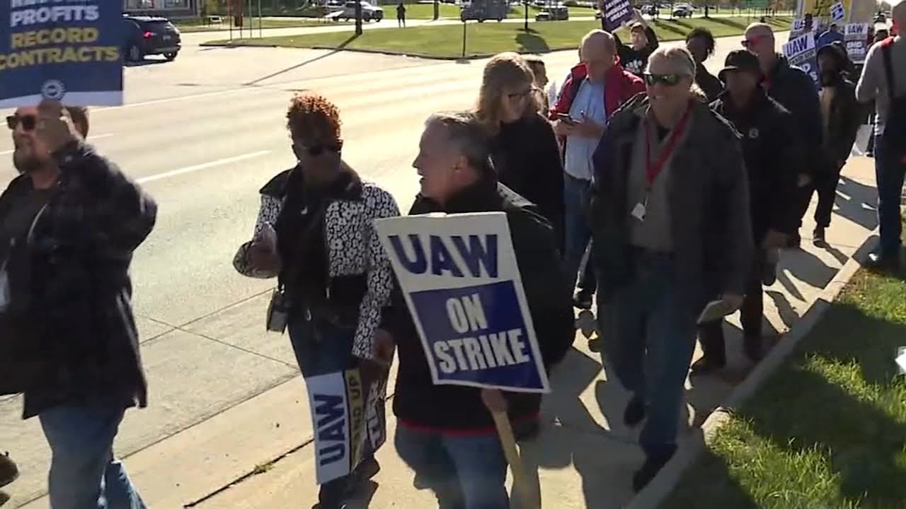 Ford Motor And United Auto Workers Union Reach Tentative Deal That ...