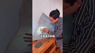 (2)河边捡翡翠，竟然是块飘花板料#翡翠 #翡翠手镯 #翡翠手镯定制