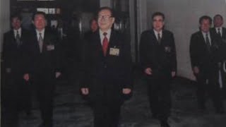 1999年3月15日下午，九届全国人大二次会议闭幕，李鹏主持并讲话，江泽民、朱镕基、李瑞环、胡锦涛、尉健行、李岚清等出席；朱镕基总理会见中外记者回答记者提问。