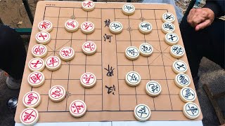 红棋大爷绝杀的太漂亮，公园棋手完全不是对手，实力差距太大了【街边下象棋】