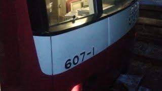 京急600形607編成　エアポート急行羽田空港行き　神奈川新町駅発車\u0026加速音【三菱1C8MGTOVVVF ,607-1号車】