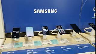 Samsung Phones Options at Best Buy Store