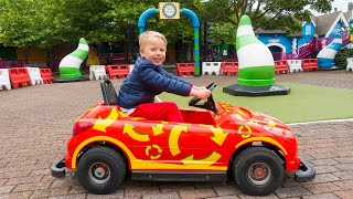 Gaby and Alex pretend playtime at theme amusement park for kids