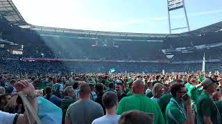Werder Bremen 15.5.2022 Platzsturm  Aufstieg 1.Liga