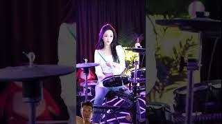 #热血演奏 #美女鼓手 #震撼心灵 #beautifulgirl #drummer #drumcover #dance #drumgirl #drumperformance