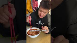 周末带孩子回娘家，老妈包的牛肉萝卜蒸饺，咬一口滋滋冒油，太香了！#家的味道 #记录真实生活 #臭宝螺蛳粉