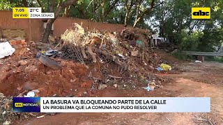 Basura asuncena bloquea el paso de los vehículos