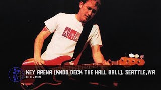 Foo Fighters - Key Arena (KNDD Deck The Hall Ball), Seattle, WA (09/12/1999)