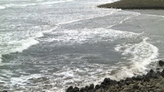 Know what a ‘sneaker wave’ really is?