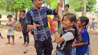 ជើងខ្លាំង  Play Khmer folk games​លេងល្បែង​ប្រជាប្រិយ​ខ្មែរ(1)