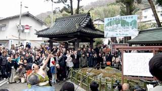 ― 吉備津神社 「三味線餅つき」 「矢立の神事」 ―