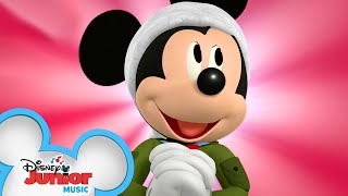 The Perfect Gift 🎁 | Mickey & Minnie Wish Upon a Christmas | @disneyjunior