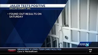 Dallas County jailer tests positive for COVID-19