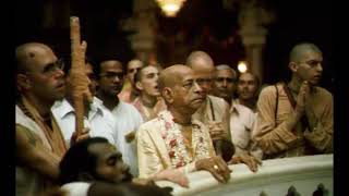 Prabhupada 0749 Krishna está sintiendo dolor  Así que vuélvete consciente de Krishna