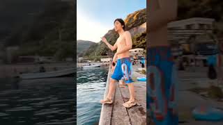 良い一日だったから夕日に向かって海に落ちる藤井風さん🌊