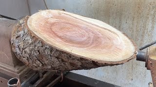 The Magical Creation of a Craftsman || Turns a Piece of Firewood into a Bowl using Lathe Skills