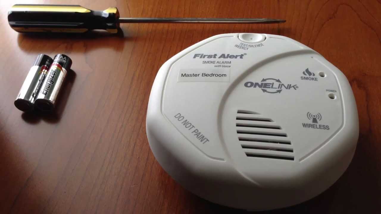 How To Change The Battery On A First Alert ONELINK Smoke Alarm - YouTube