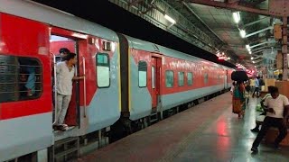 22512 Kamakhya Mumbai LTT  Karmabhoomi Express arrives Rourkela#train#trending#railway#rourkela#new