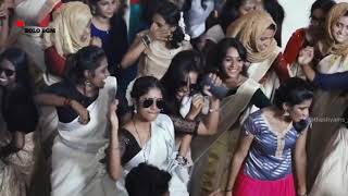 Kerala Girls Dance whattsapp status💕Pani kottum iravu remix status💕Pathinattu vayathu remixdj status