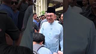 Dapat Salam PMX Anwar Ibrahim