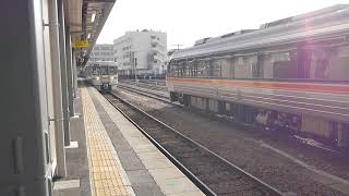 JR東海キハ25形2両　普通飛騨古川行　高山駅到着