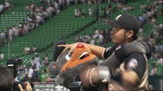 勝ち越し弾を放った小谷野のヒーローインタビュー 2012.09.01 H-F