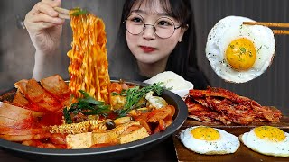 햄 가득 부대찌개 먹방! 계란후라이, 김치까지 든든한 집밥🍚 SPICY SAUSAGE STEW (Budae jjigae) MUKBANG | ASMR EATING SOUNDS
