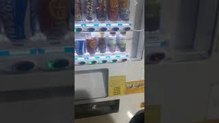 Cara membeli minum di kotak mesin otomatis - Vending Machine - - Mesin Display Etalae Minuman