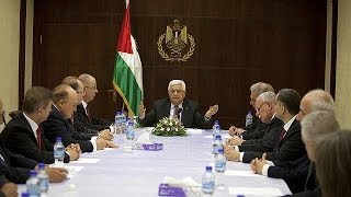 Palestinian unity government sworn in, shunned by Israel