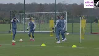 토트넘 훈련중 골키퍼로 변신한 쏘니 Sonny transformed into a goalkeeper during Tottenham training