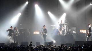 Arctic Monkeys/Miles Kane-Little Illusion Machine(Wirral Riddler) live@Zenith De Paris-Feb 4, 2012