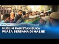 Muslim Pakistan Buka Puasa Bersama di Masjid