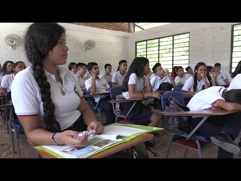 How many people go to school in Venezuela?