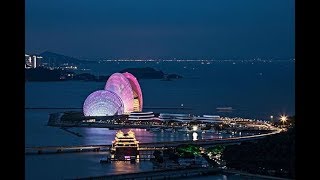 航拍中國廣東珠海日月貝大劇院，夜景燈光璀璨