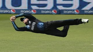 Top 10 pakistani players one Hand best catches in cricket history