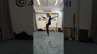 How to do the tornado kick 360 #tornadokick #wushu #martialarts #kungfu  #split #武術 #旋風腳 #劈岔