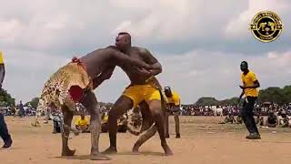 Bol Libo (Bor County) Vs Mawut Wal (Awerial County) wrestling match in Guolyar.