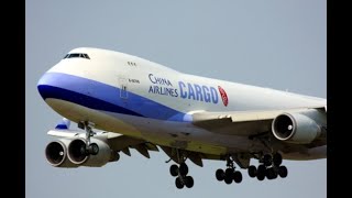 Boeing 747 China Airlines crash || Boeing 747 cargo crashes at Chicago Airport