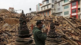 Time running out for Nepal earthquake survivors as death toll hits 4,000