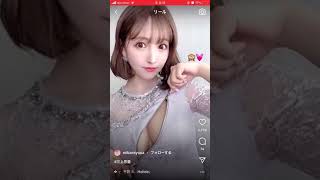 【TikTok】チャックを開けて胸があらわに…