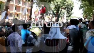 بصمودنا هنحييها .. أروع مشاهد صمود طلاب أسيوط 14-4-2014