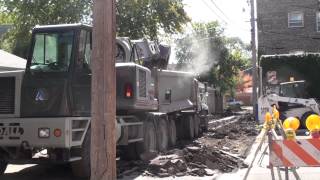 Gradall XL-4100 Excavator Digging \u0026 Dumping In Tight Quarters, Forest Park Il.