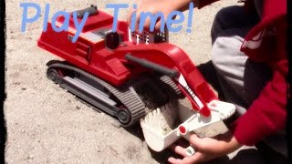 Excavator video for kids- Playmobil Construction Excavator at play