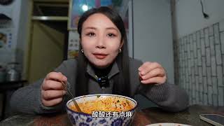 开车八百公里只为了去西安吃一口油泼辣饺子，酸汤饺子也是老经典！#西安美食 #西安 #油泼饺子 #酸汤水饺 #2024先吃为敬