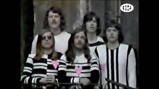 Illés együttes -- A szó veszélyes fegyver (1972) - (Sz. L.-B. J.) - részlet - vágott, stereo hanggal