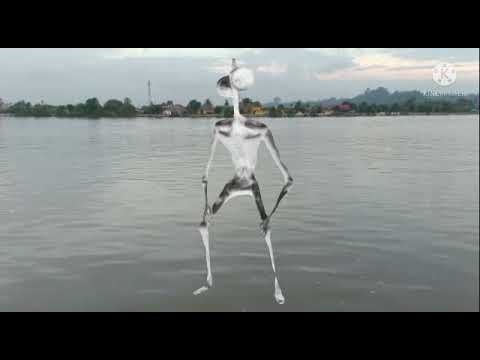 SIREN HEAD MUNCUL DARI SUNGAI DI DUNIA NYATA - YouTube